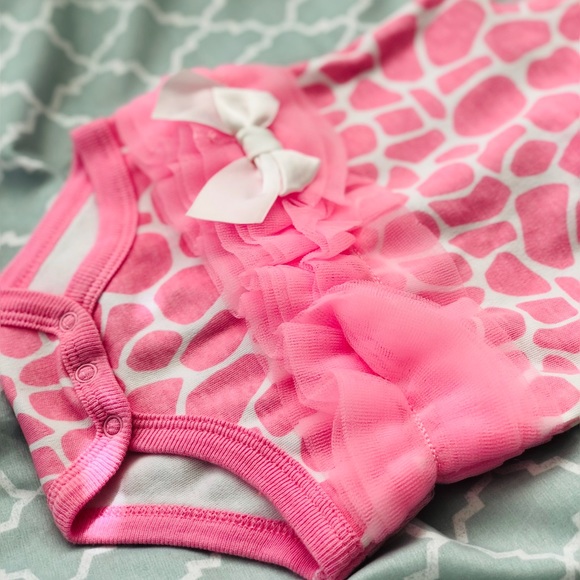 Onsie - Picture 5 of 8